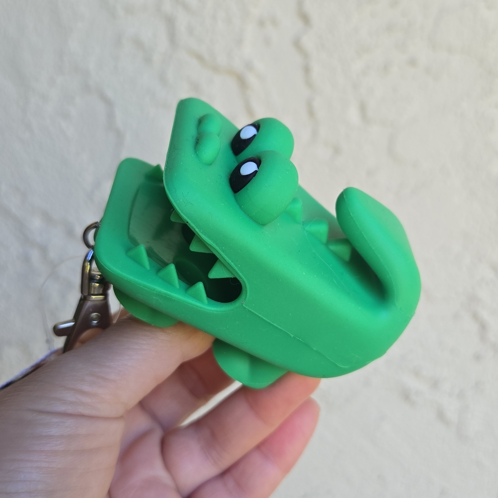 NWT BBW Green Alligator Pocketbac Holder Keychain + 1 Free Hand Sanitizer Scent - Picture 7 of 8
